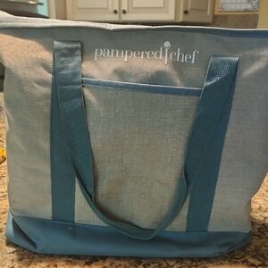 Pampered Chef Two-Tone Carryall Tote/cooler